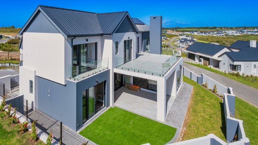 4 Bedroom Property for Sale in Kingswood Golf Estate Western Cape